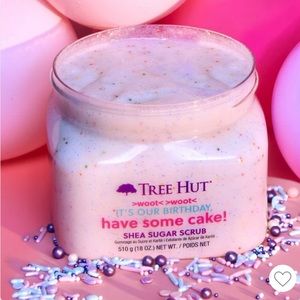 BN Tree Hut Birthday Cake Sugar Scrub